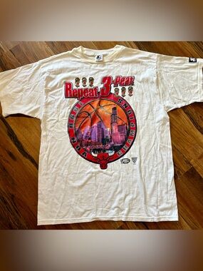 Vintage 1998 Chicago Bulls Repeat 3-Peat Starter T-Shirt - Size Large